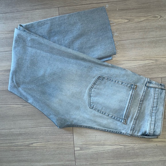 GAP Faded Blue Straight Jeans - Picture 3 of 3